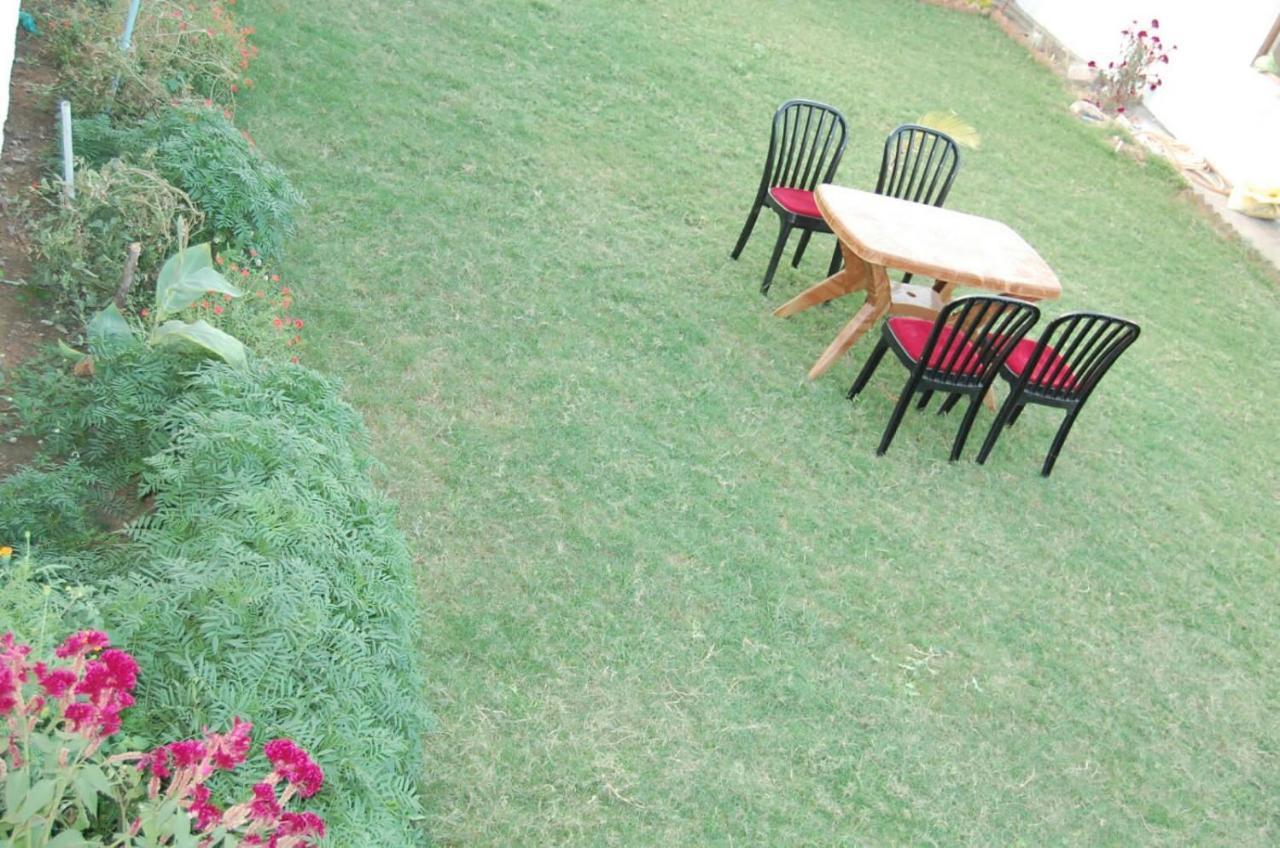 Prem Home Stay Кхаджурахо Экстерьер фото