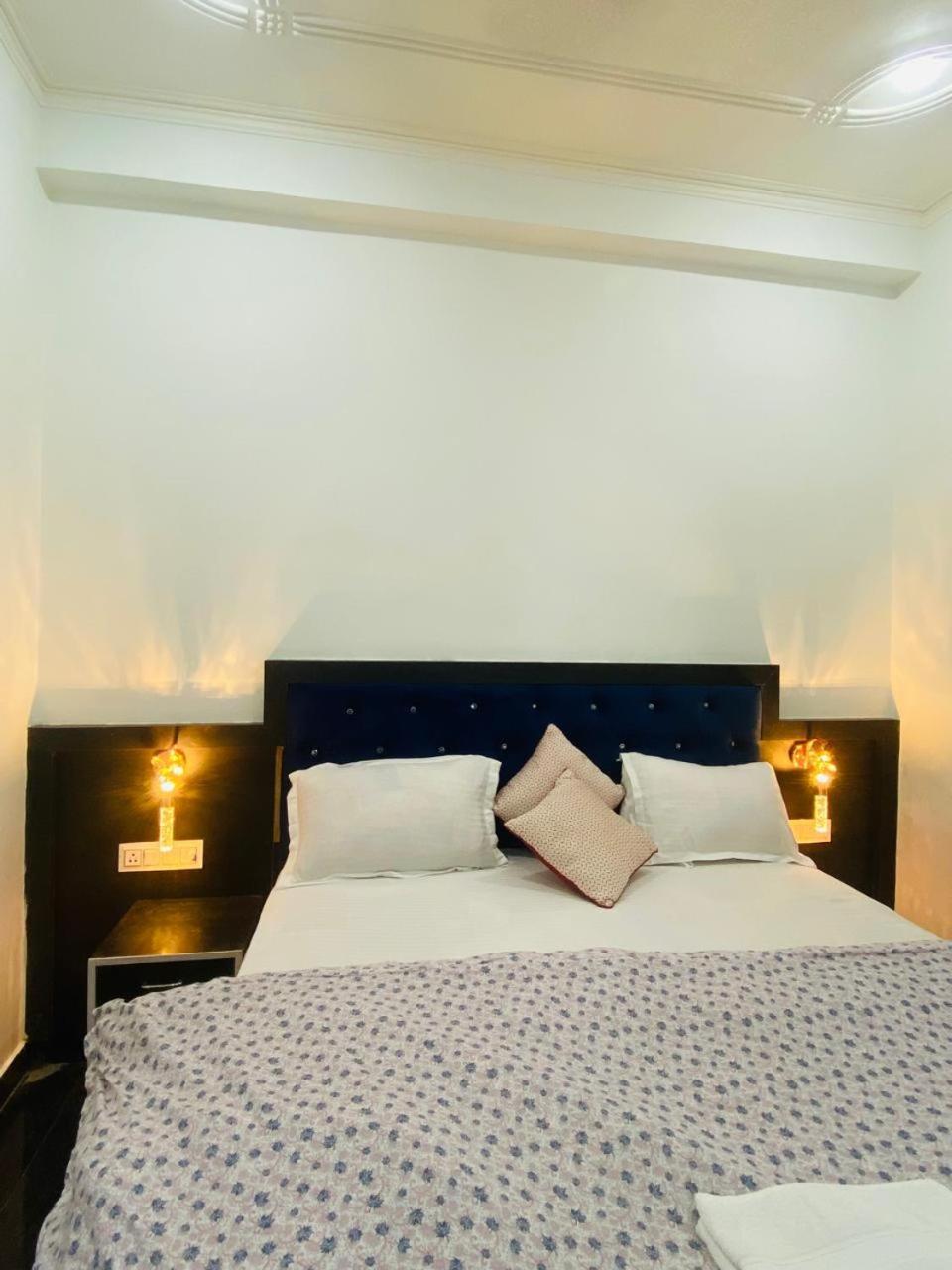 Prem Home Stay Кхаджурахо Экстерьер фото