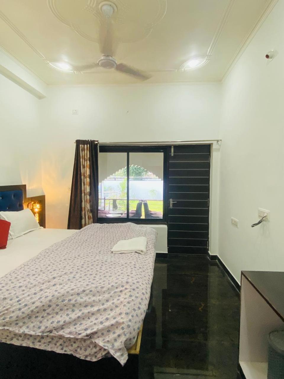 Prem Home Stay Кхаджурахо Экстерьер фото