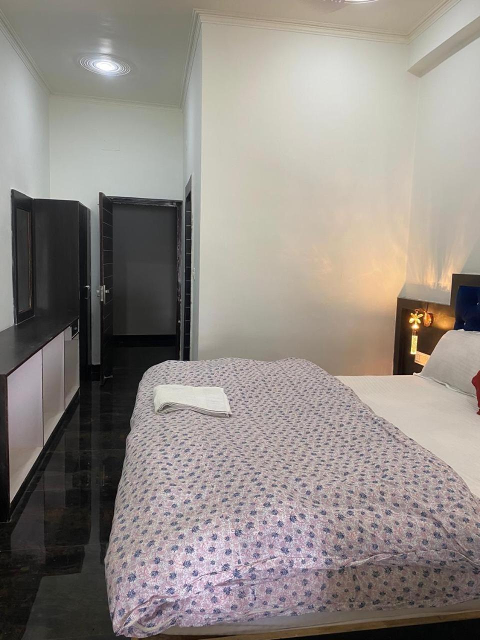 Prem Home Stay Кхаджурахо Экстерьер фото