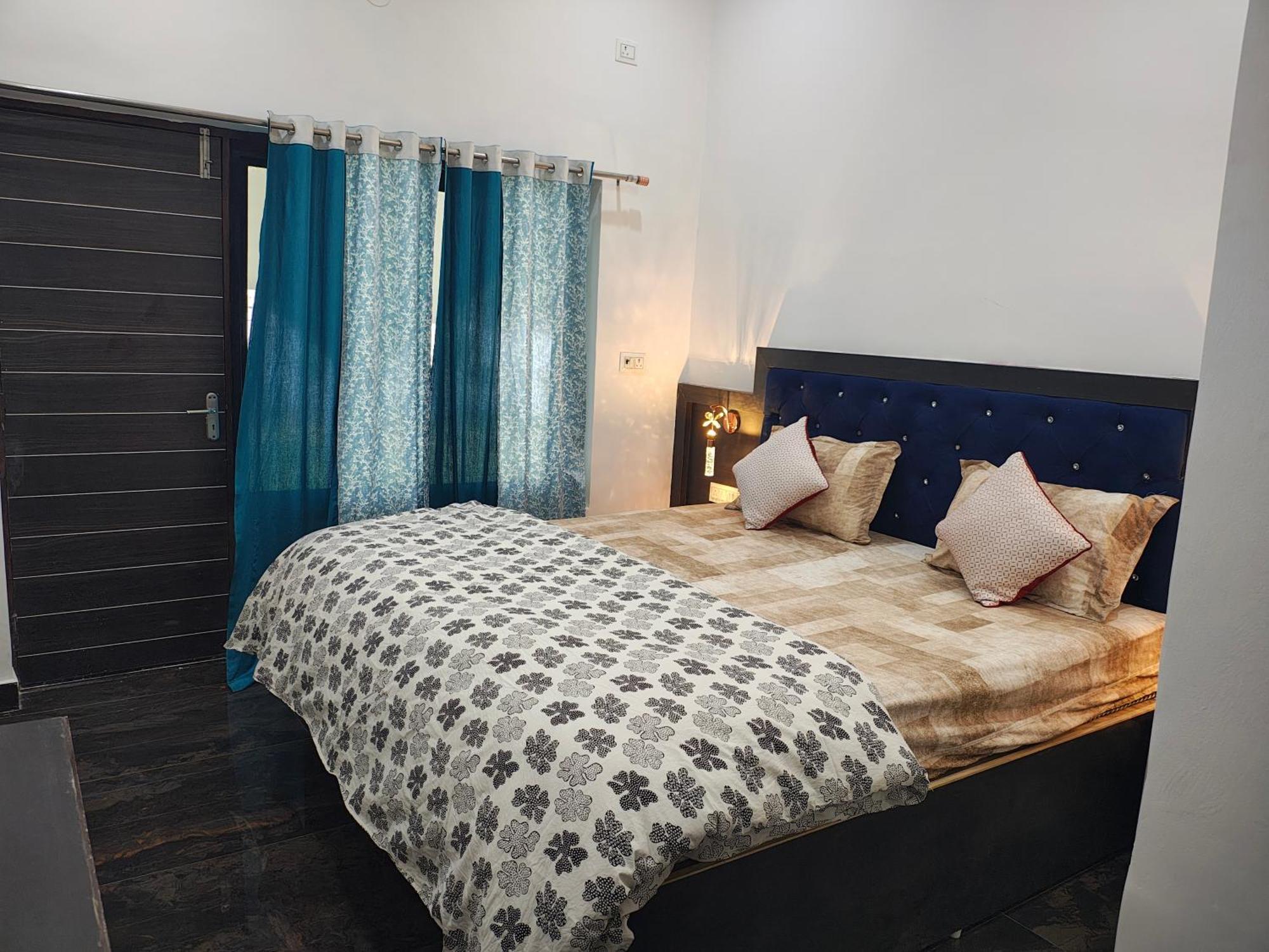 Prem Home Stay Кхаджурахо Экстерьер фото