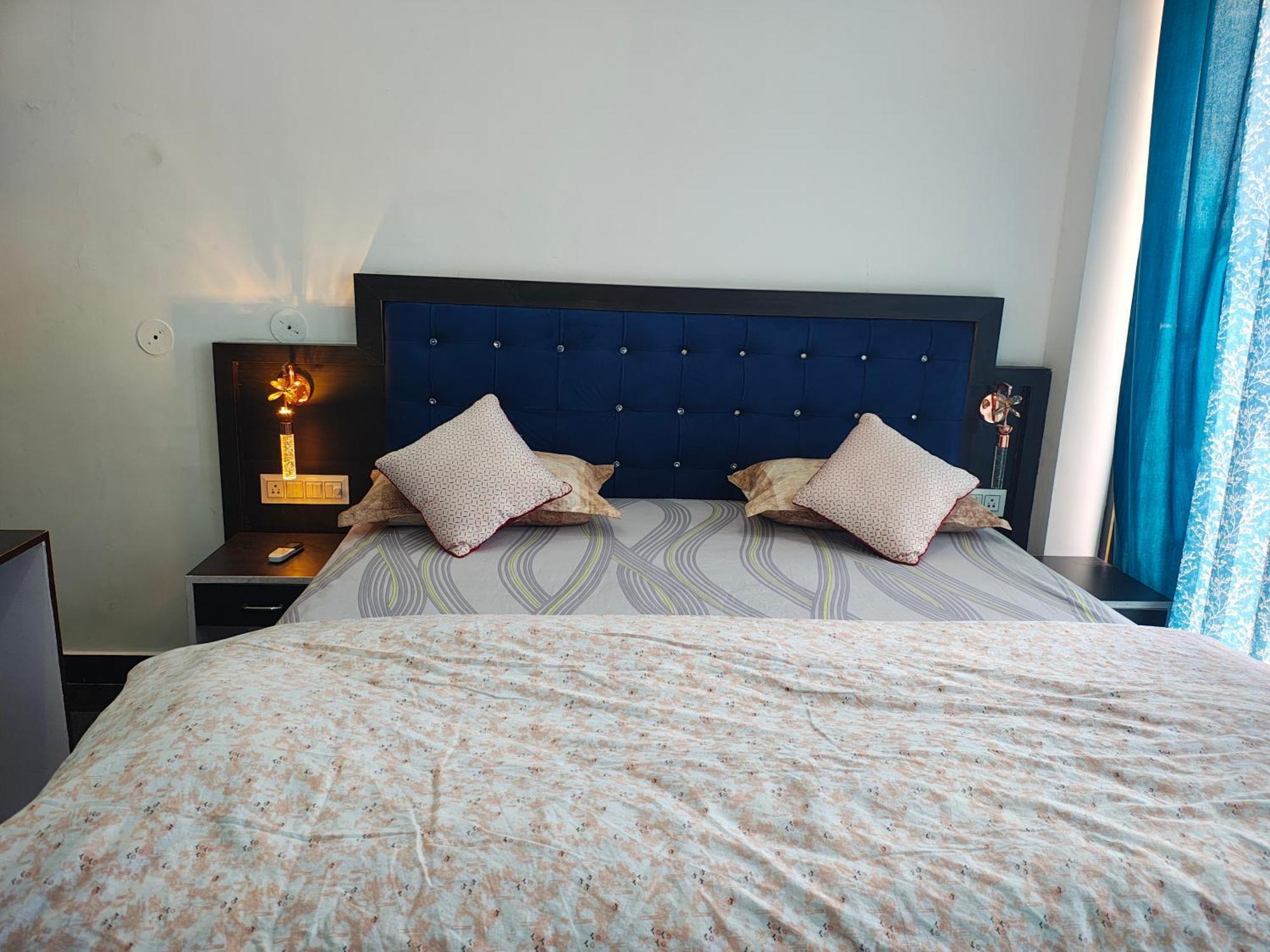 Prem Home Stay Кхаджурахо Экстерьер фото