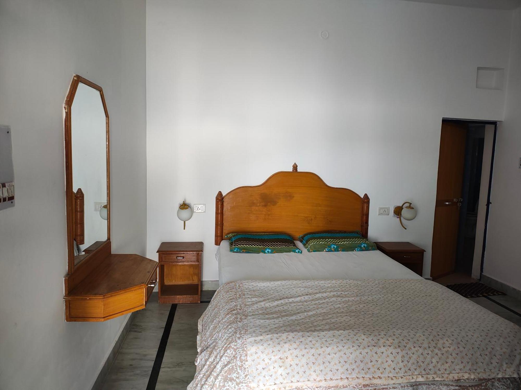 Prem Home Stay Кхаджурахо Экстерьер фото