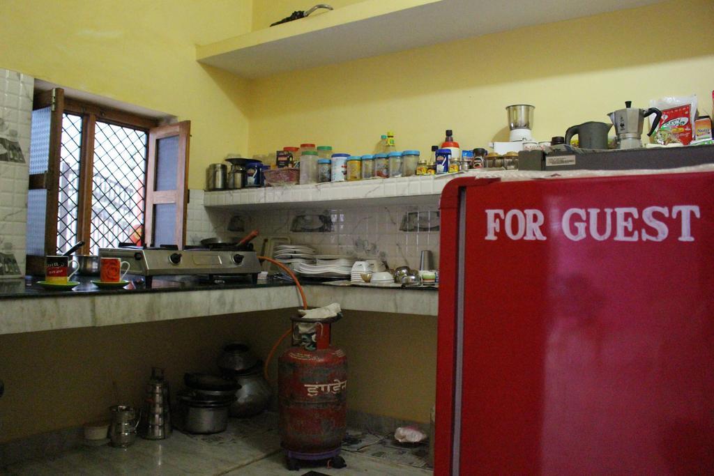 Prem Home Stay Кхаджурахо Экстерьер фото