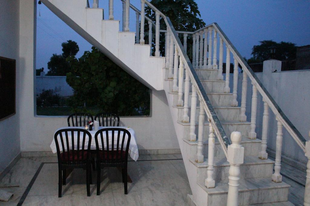 Prem Home Stay Кхаджурахо Экстерьер фото