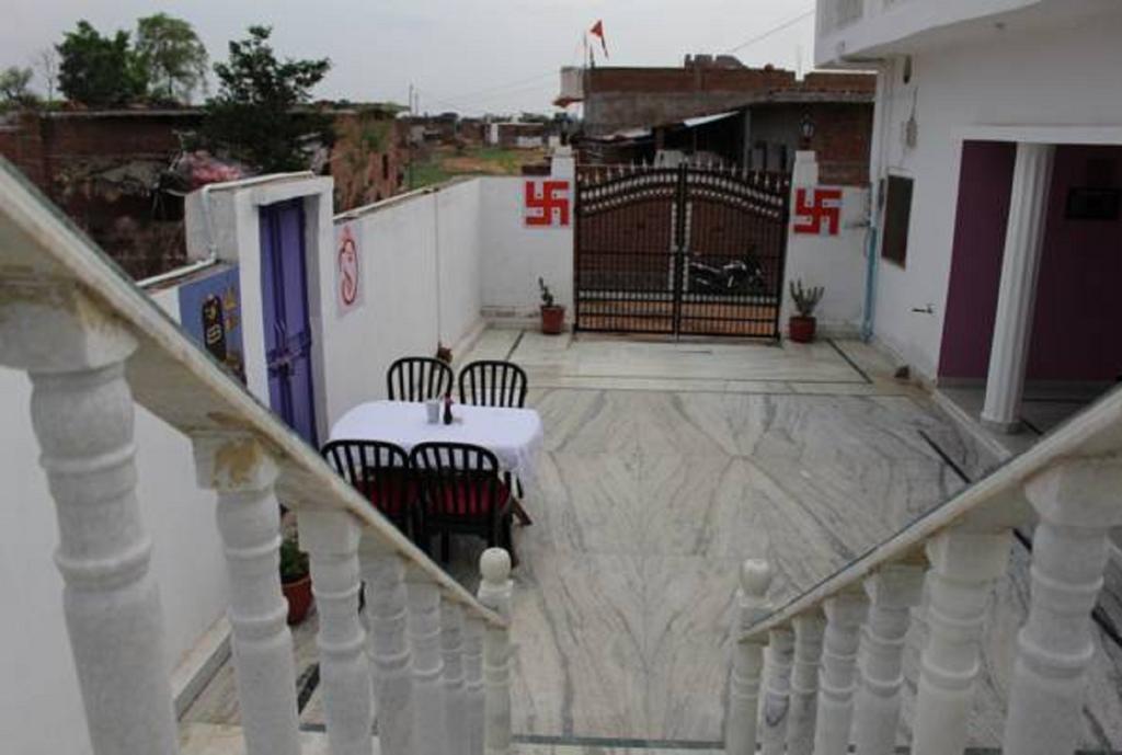Prem Home Stay Кхаджурахо Экстерьер фото
