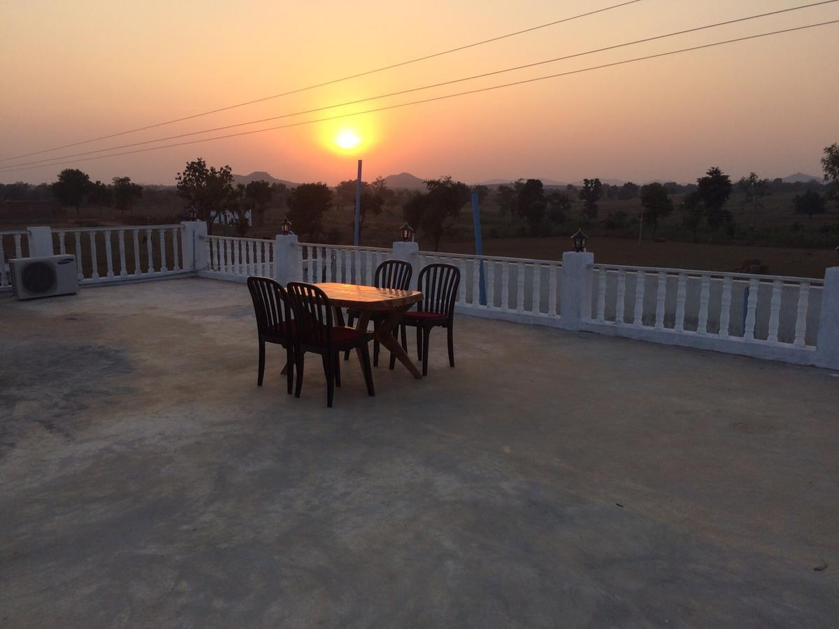 Prem Home Stay Кхаджурахо Экстерьер фото